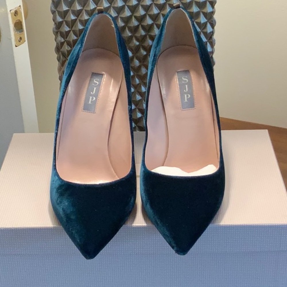 Woman’s Shoes